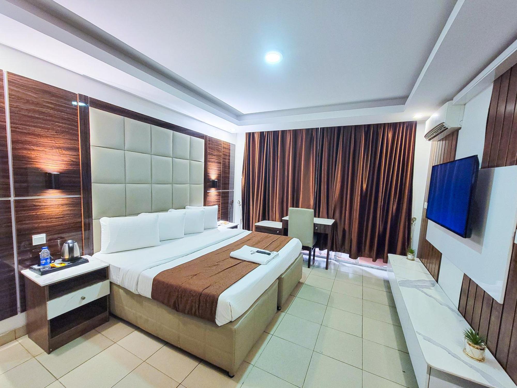 Presken Hotels @ Victoria Island Apese ภายนอก รูปภาพ