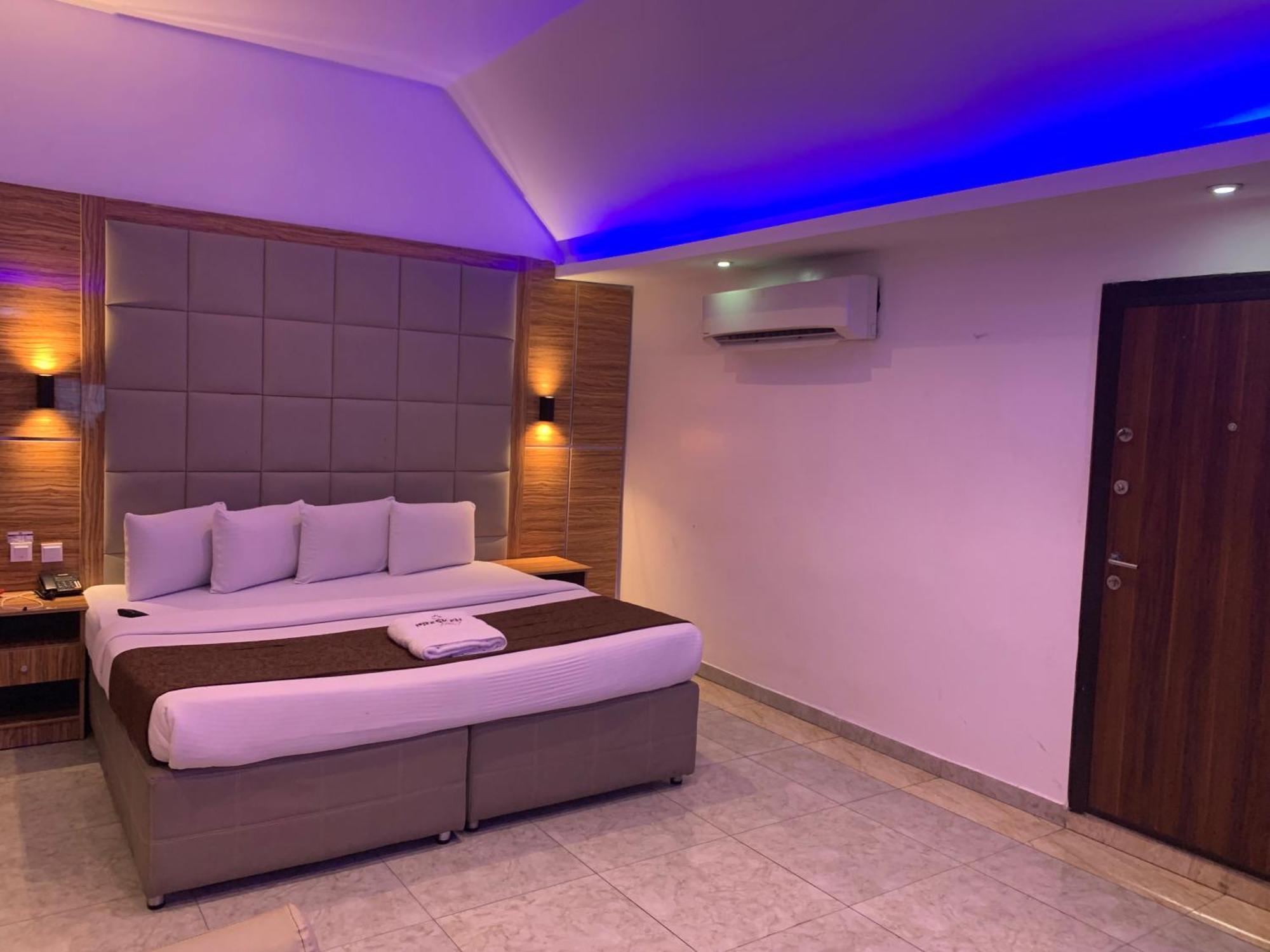 Presken Hotels @ Victoria Island Apese ภายนอก รูปภาพ